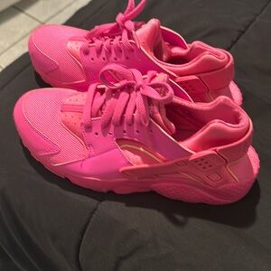 Hot pink Nike Huarache Y6